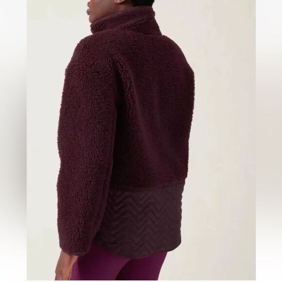 (P2) *New Product* COZY ATHLETIC SWEATSHIRT WITH SHERPA SNAP SPICED CABERNET, L